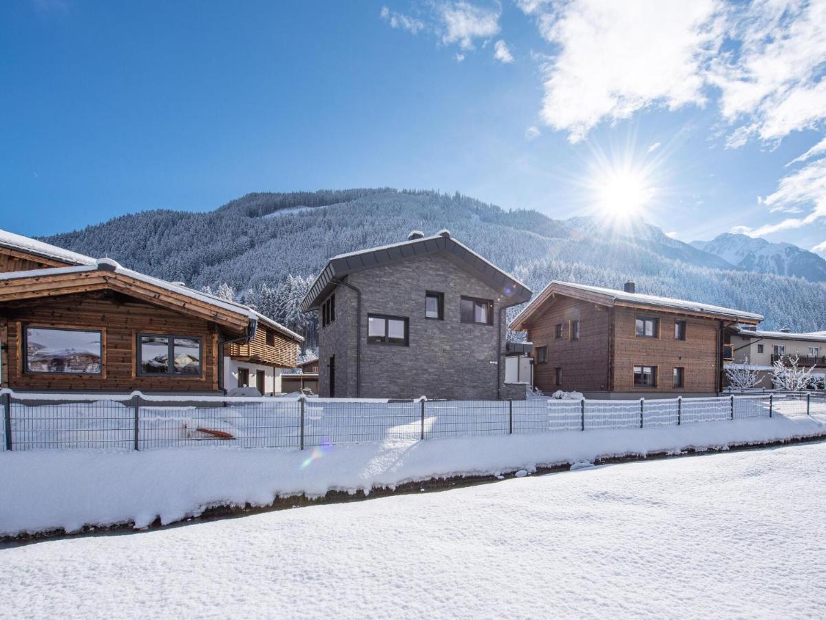 Apartment In Wald Im Pinzgau With A Fireplace Exterior foto