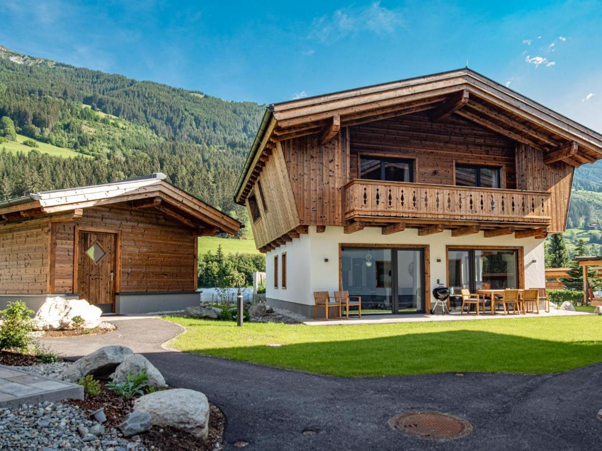 Apartment In Wald Im Pinzgau With A Fireplace Exterior foto